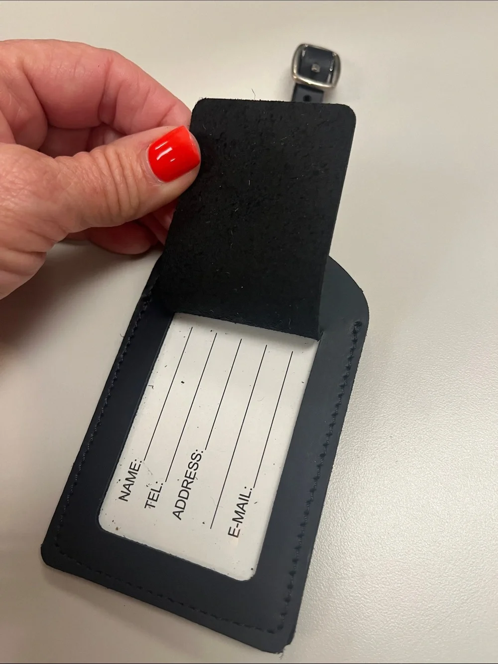 Source Unknown Black Luggage Tag with Buckle Strap